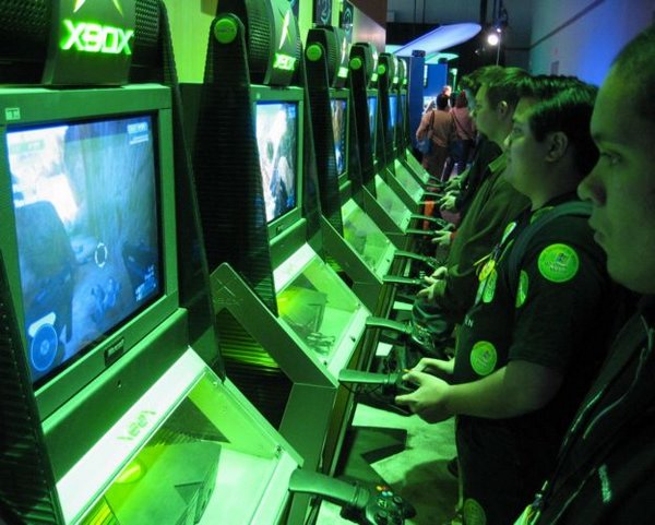 2005-01-08b2 Xboxers.JPG