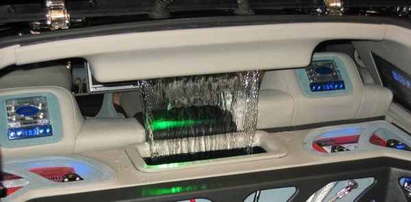 2005-01-08j Car Waterfall.JPG