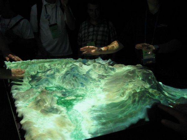 2005-07-26c 3D Table 2.JPG