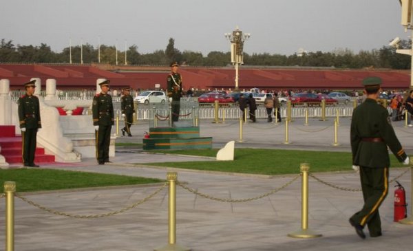 2005-11-10 B Security 7.JPG