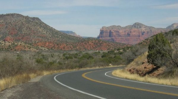 2006-03-25b Entering Red Rock Country.JPG