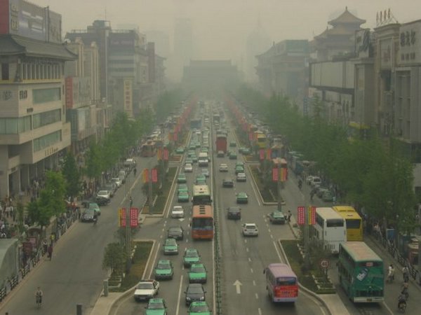2006-04-08f Xi'an Smog.JPG