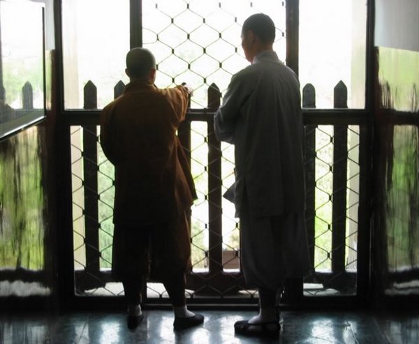 2006-04-09n Monks Enjoying View.JPG