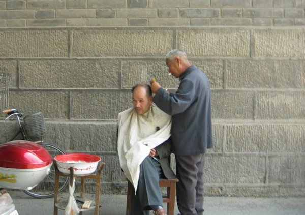 2006-04-10c Hairstylist.JPG