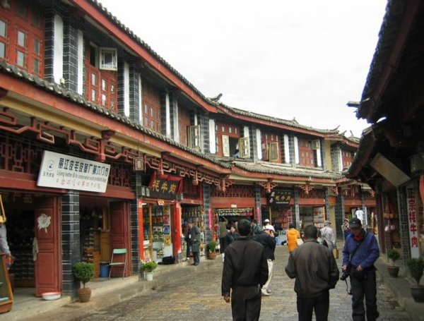 2006-04-11e Lijiang Alleys 2.JPG