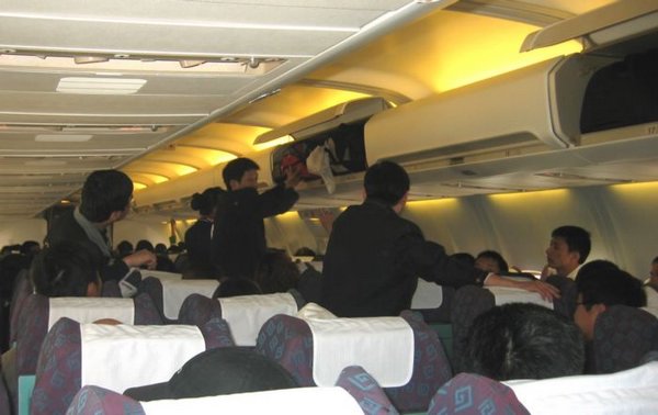 2006-04-14e Airplane Nuttiness.JPG