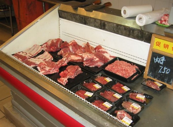 2006-04-15b Shopping Beef.JPG