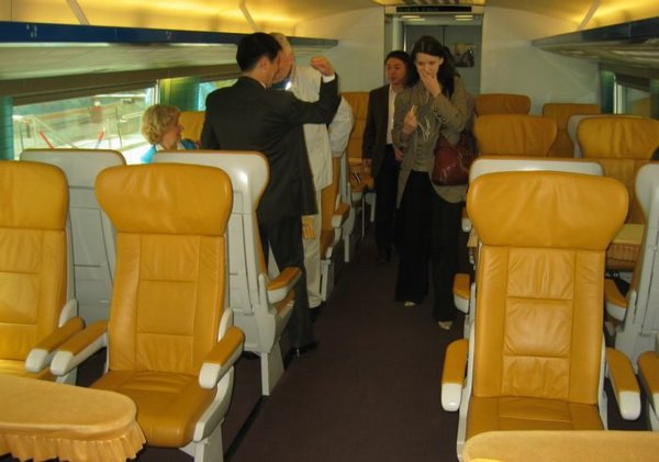 2006-04-15k MagLev Seats.JPG