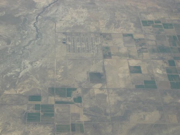 2006-04-22d Agriculture and Desert.JPG