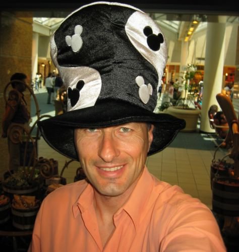 2006-06-17e Micky Hat 3.JPG