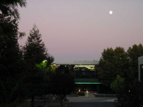 2001-08-22 Moon behind Fayette Arms.jpg