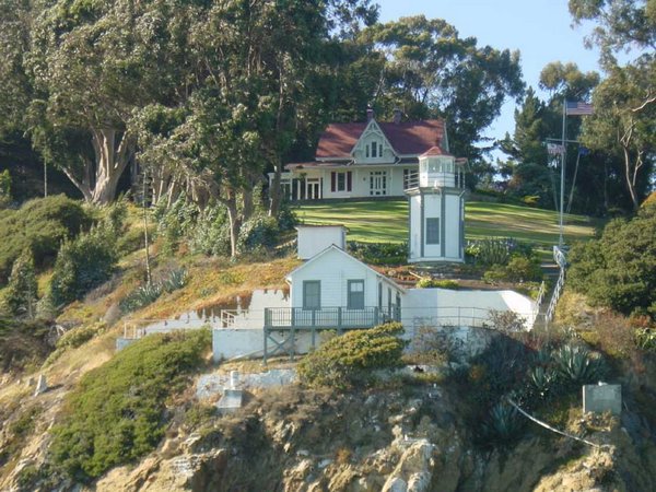 2001-08-28 Commodore Residence on Yerba Buena Island.jpg