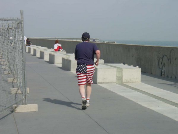 2001-09-22b Patriotic Jogger on the Embarcadero.jpg