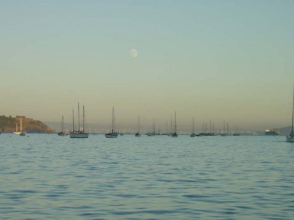 2001-09-29f Daysail - Sausalito moonrise.jpg
