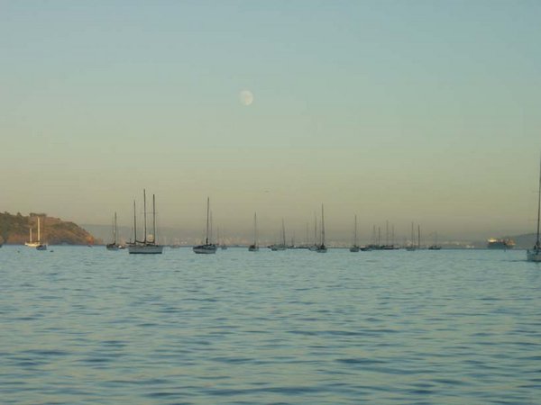 2001-09-29f Daysail - Sausalito moonrise.jpg