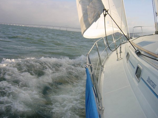 2001-10-21g 7.1 knots.jpg