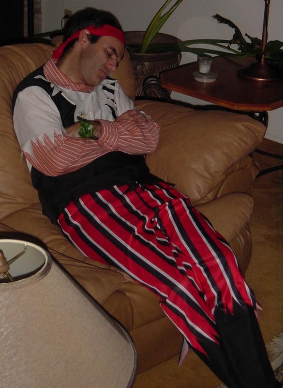 2001-10-27g Poor tired bad pirate.jpg
