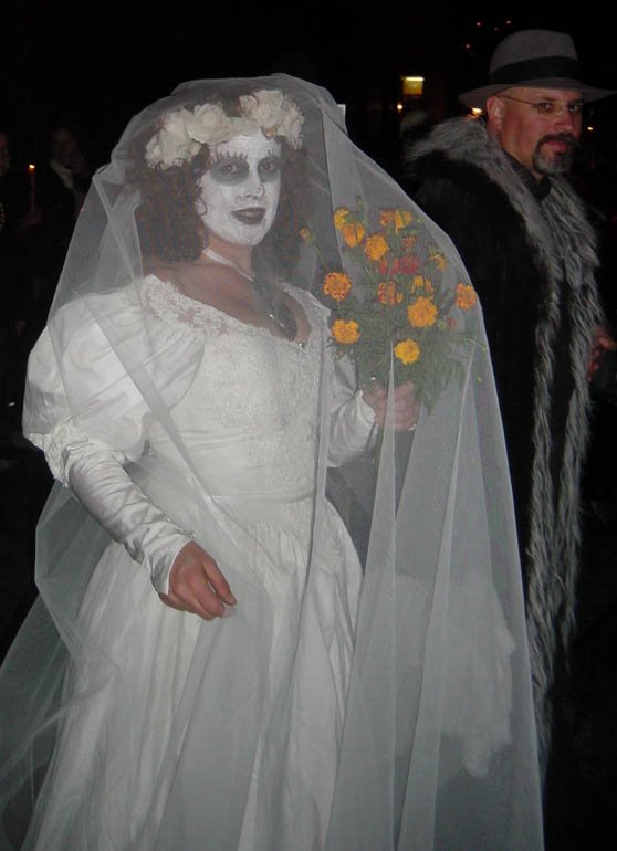 2001-11-02b Bride of death.jpg
