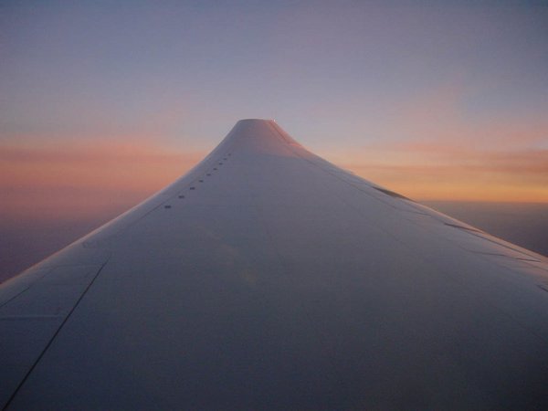 2001-11-05b Bent wings of a 777.jpg