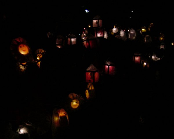 2001-11-08e Lanterns I.jpg