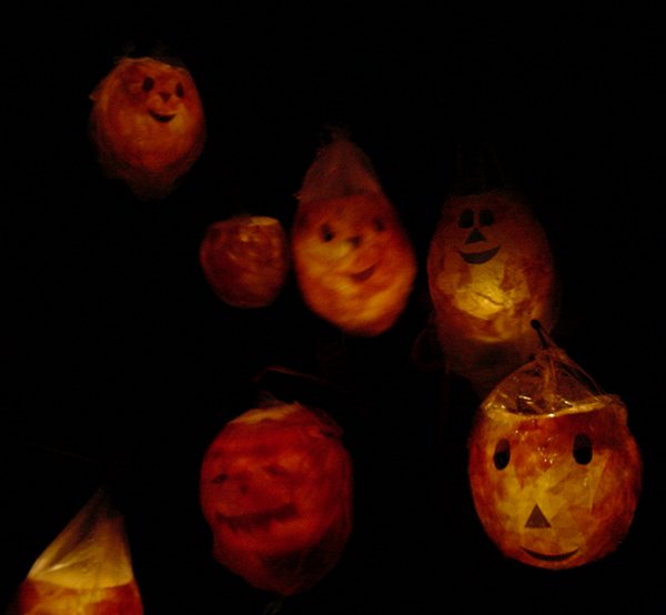 2001-11-08g Lanterns III.jpg