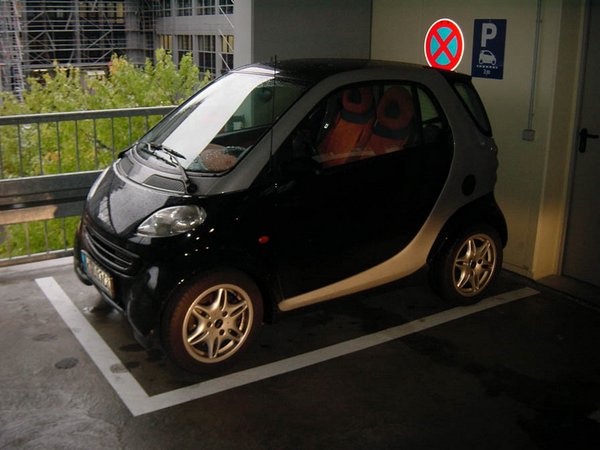 2001-11-24 Smart Car.jpg