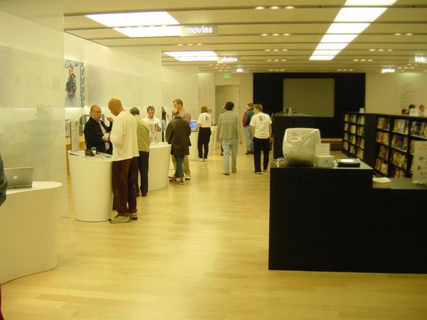 2001-12-03 Apple Shop.jpg