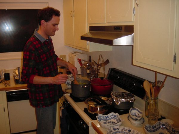 2001-12-25a Andy laboring in the kitchen.jpg