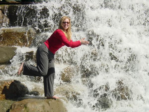 2002-04-13g Rebecca and Fountain.jpg