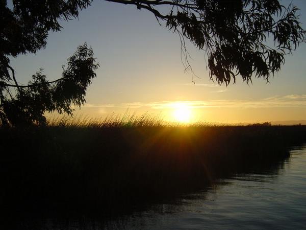 2002-07-05d Delta Sunset.jpg