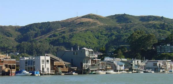 2002-07-07d Sausalito house boats.jpg