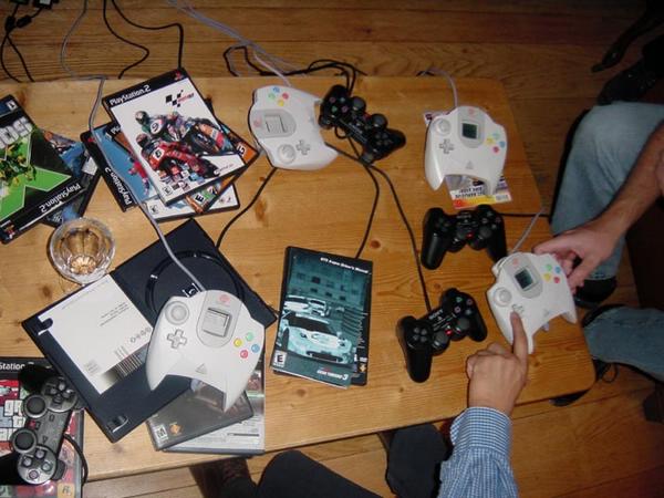 2002-07-17c Consoles.jpg