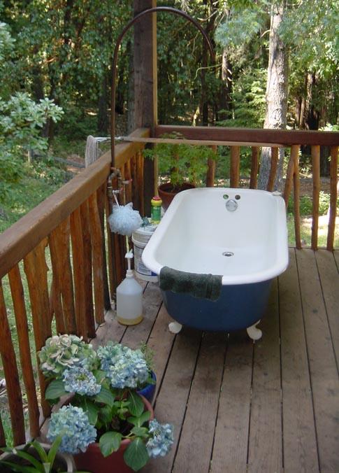2002-07-21a Bathtub.jpg