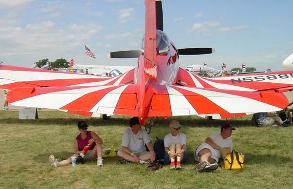 2002-07-27a Finding shade.jpg