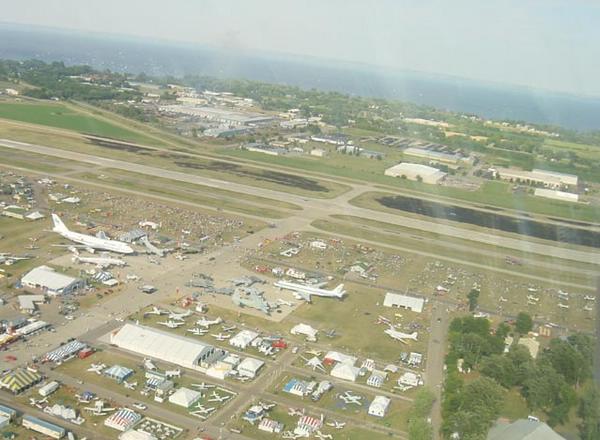 2002-07-28g Fifth of airshow area and Lake Winnebago.jpg