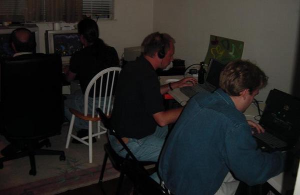 2002-08-01a One room with geeks.jpg