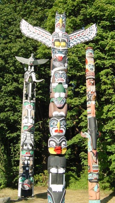 2002-08-22f Totem poles in Stanley Park.jpg