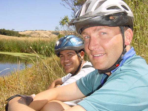 2002-09-07b Cesar and Tim at the lake.jpg