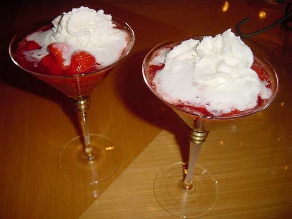2002-09-20e Strawberry Dessert.JPG