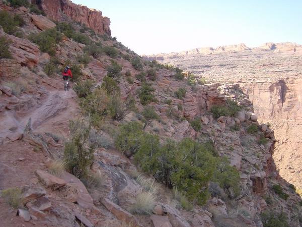 2002-11-02f Porcupine Rim trail.JPG