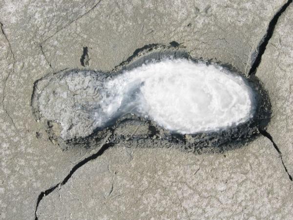 2003-05-27 Salt Pan Foot Print.JPG