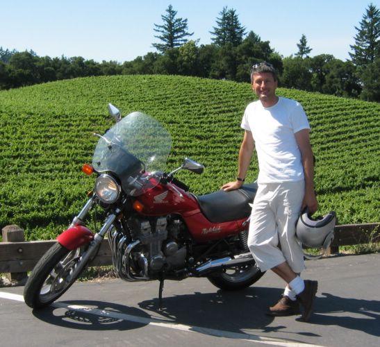 2003-07-20a The Honda at a vineyard.JPG