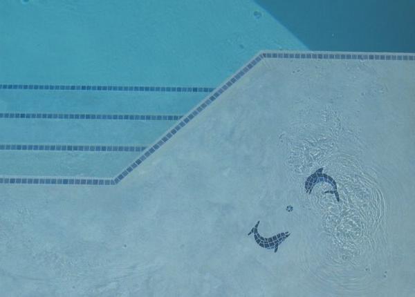 2003-11-15d Pool below our balcony.JPG