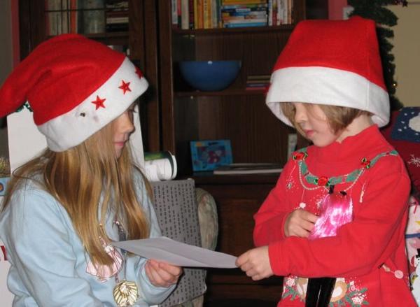 2003-12-25a Kylah and Allie on Christmas Day.JPG