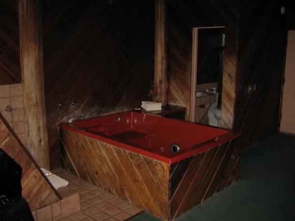2003-12-27j Timbercove Hot Tub.JPG