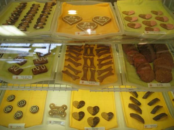 2004-02-14e Dog Cookies.JPG