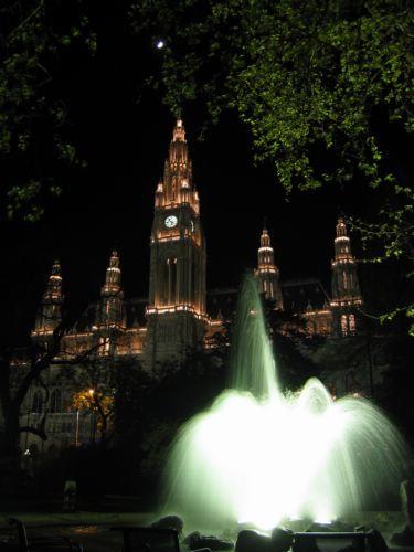 2004-04-27l City Hall and Fountain.jpg