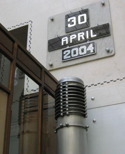 2004-04-30b Postsparkasse.jpg