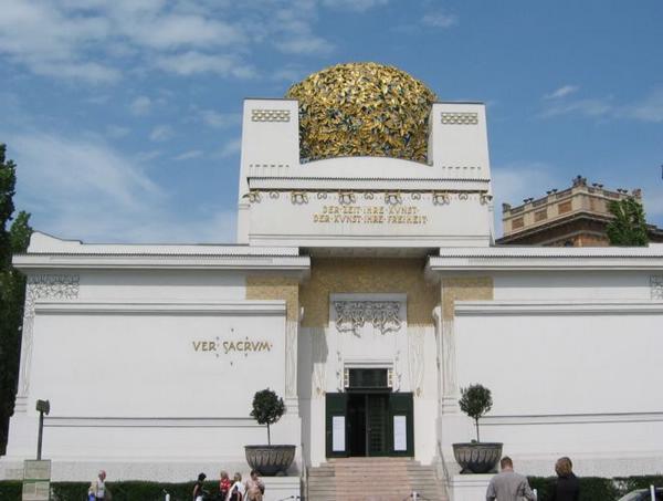 2004-05-01d Secession Building.JPG