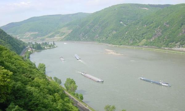 2004-05-15h Rhine Valley.JPG